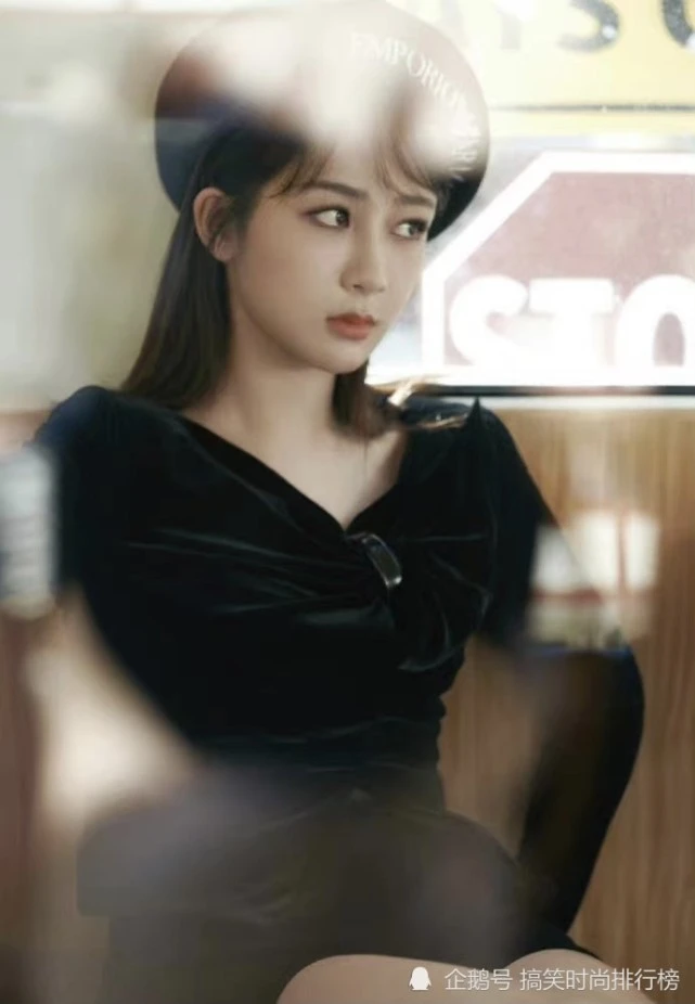 一笑倾城电视剧2021演员表_一笑倾城的电视全集_微微一笑很倾城电视剧游戏造型
