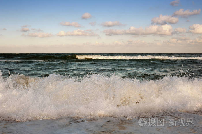 巨浪沙滩_沙滩巨浪乳胶漆_沙滩巨浪第四天困难