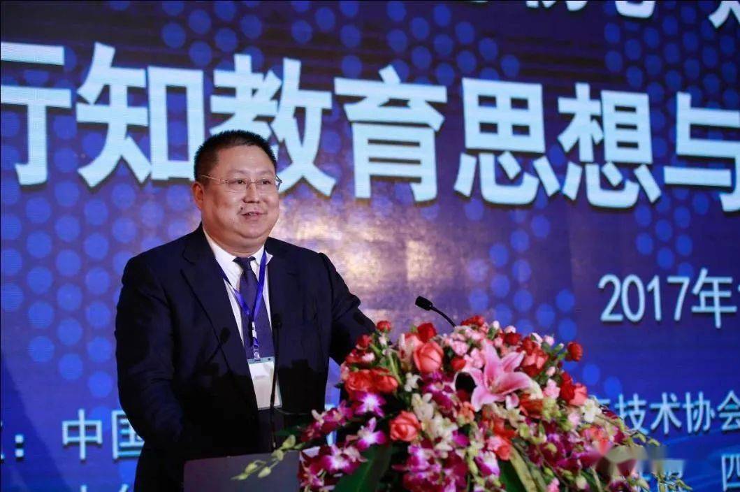 包豪斯学校三个校长_下面哪个是包豪斯的校长?_包豪斯任职校长有哪些