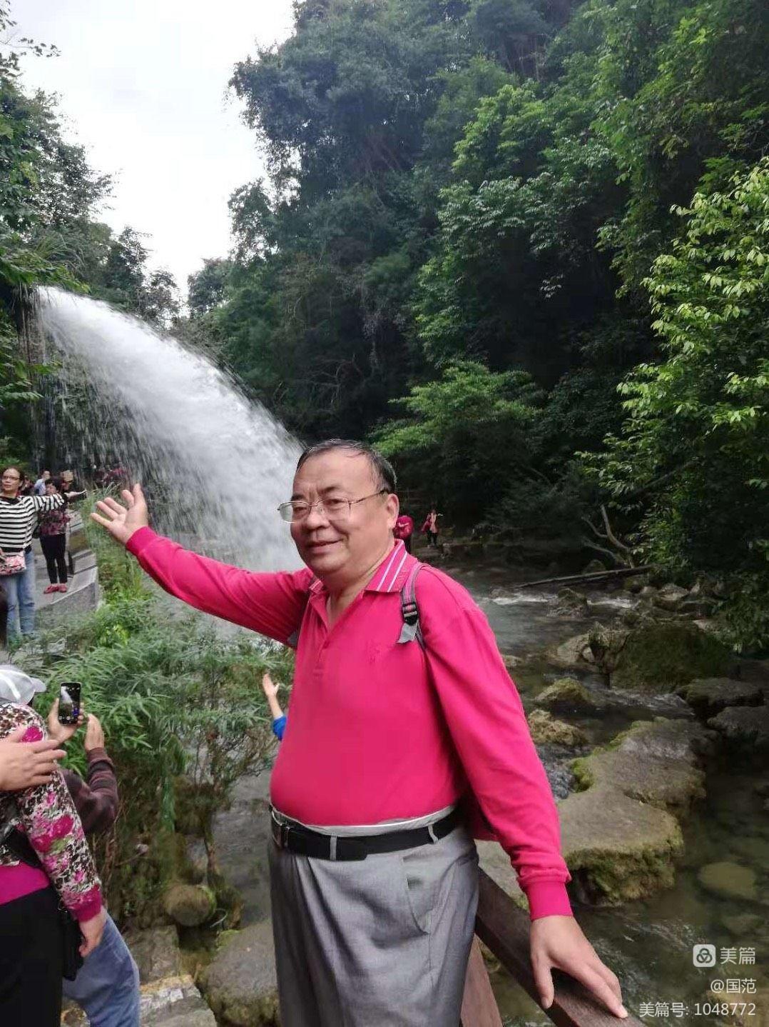 梗河_梗河江南百景图_梗河在道路旁铺设花坛