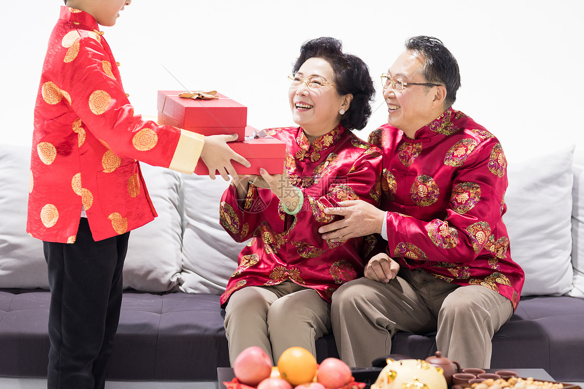 端午节要送礼给老丈人吗-送礼还是不送礼，烦恼中