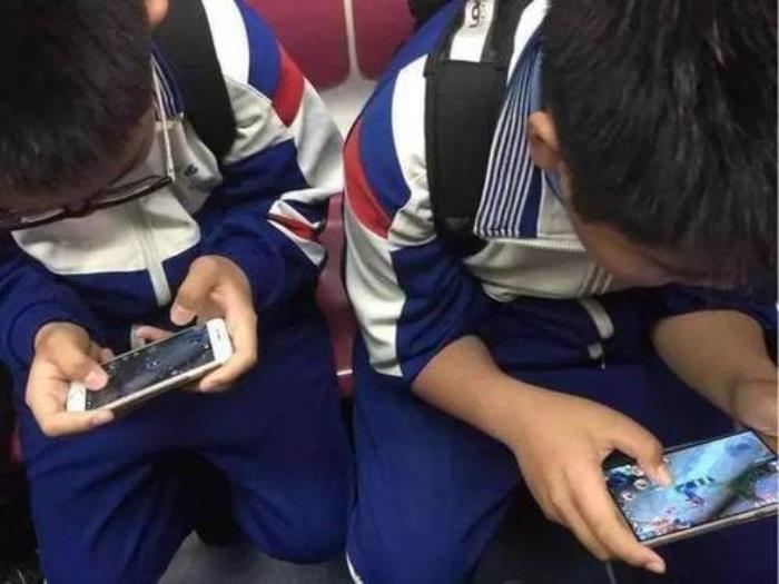 小孩逃亡是什么游戏_手机游戏小孩逃亡_小孩逃亡的游戏ios