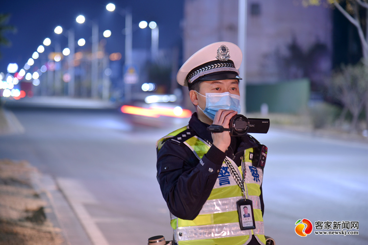 手机上最火的交警游戏视频_交警游戏_交通警察小游戏