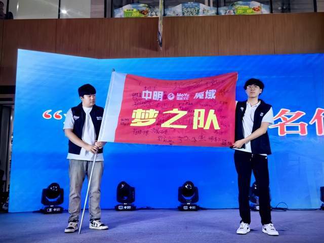 传奇绿荫手机游戏攻略_传奇绿色版手游官网_手机游戏绿荫传奇