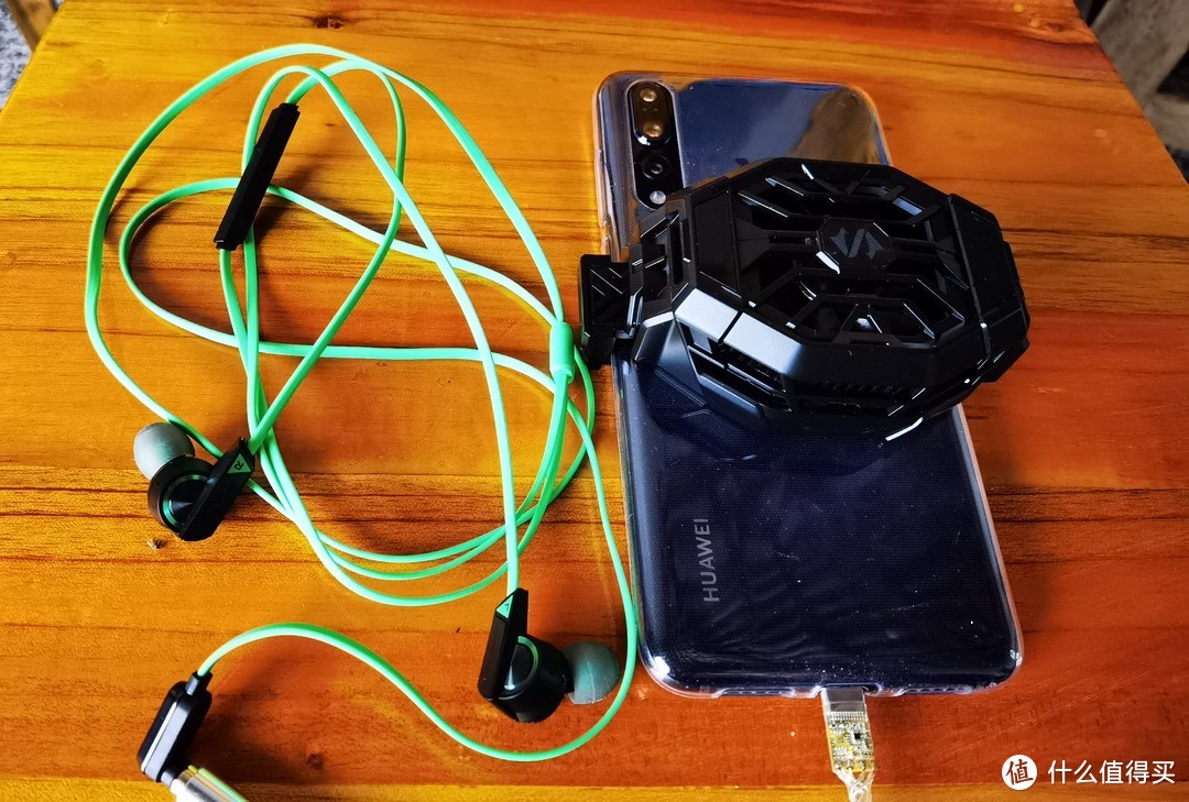手机烫玩游戏会卡吗_手机打一把游戏烫到不得了_手机太烫打不开游戏了