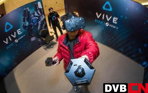 手机骑车vr游戏-手机骑车 VR 游戏：将客厅变为虚拟世界的