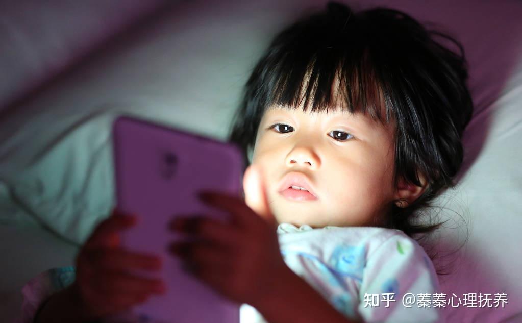 小孩玩手机游戏有好处吗_小孩玩手机游戏怎么控制_手机游戏小孩玩