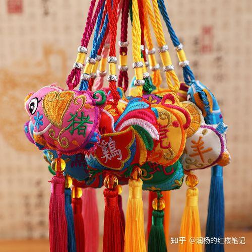 端午佩香囊的寓意_端午佩戴香囊的图片_端午佩戴香囊的作用及寓意