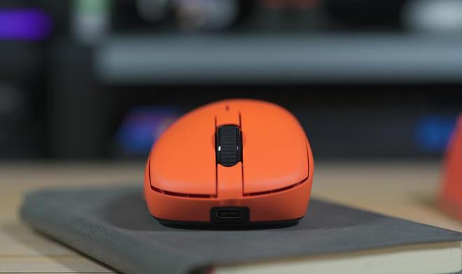 手机鼠标键盘玩游戏_游戏鼠标键盘手机能用吗_手机游戏鼠标游戏键盘