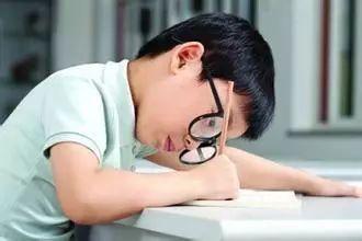 手机玩游戏有什么危害_玩手机游戏的危害30条_玩手机玩游戏的危害
