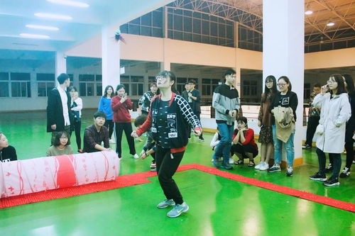 拆下板上的螺钉 